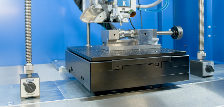 Mesa Xstress XY con difractómetro Xstress DR45
